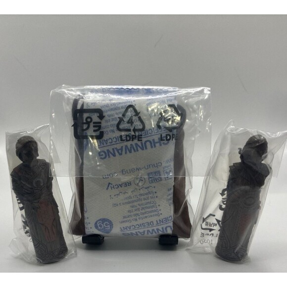 God of War Ragnarok Collector's Edition Dwarven Dice Set and 2 Twin Carvings - Picture 2 of 2